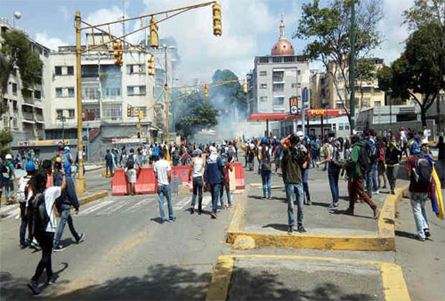 trancazo nacional en Caracas Henrique Capriles amenaza con el gran “trancazo” en toda Venezuela